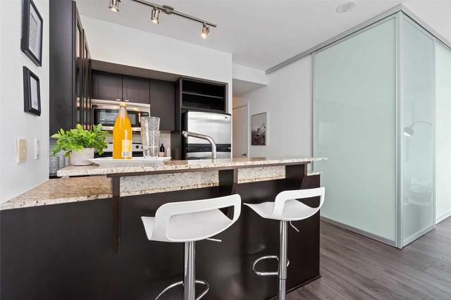1712 - 103 The Queensway, Condo with 2 bedrooms, 2 bathrooms and 1 parking in Toronto ON | Image 7