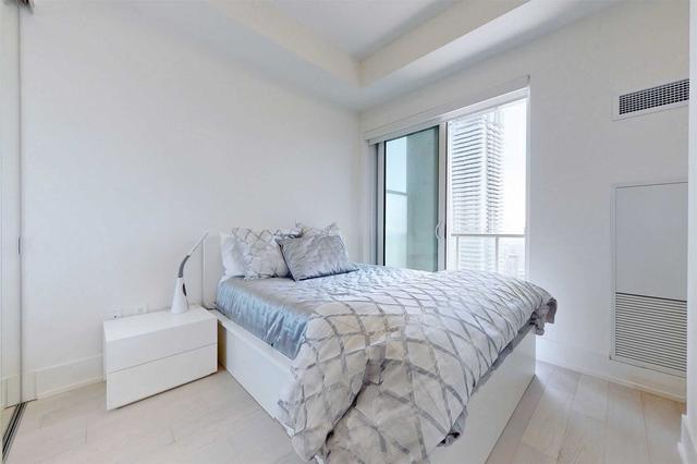 lph01 - 1 Yorkville Ave, Condo with 3 bedrooms, 4 bathrooms and 2 parking in Toronto ON | Image 13