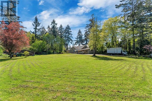 753 Sayward Rd, House detached with 2 bedrooms, 1 bathrooms and 6 parking in Saanich BC | Image 26
