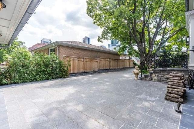 90 Burndale Ave, House detached with 3 bedrooms, 4 bathrooms and 8 parking in Toronto ON | Image 32