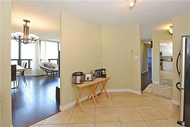1404 - 200 Robert Speck Pkwy, Condo with 2 bedrooms, 2 bathrooms and 1 parking in Mississauga ON | Image 5