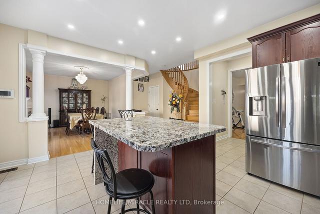 31 Game Creek Cres, House detached with 4 bedrooms, 5 bathrooms and 6 parking in Brampton ON | Image 2