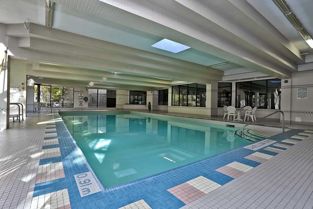 1214 - 22 Clarissa Dr, Condo with 2 bedrooms, 2 bathrooms and 1 parking in Richmond Hill ON | Image 10