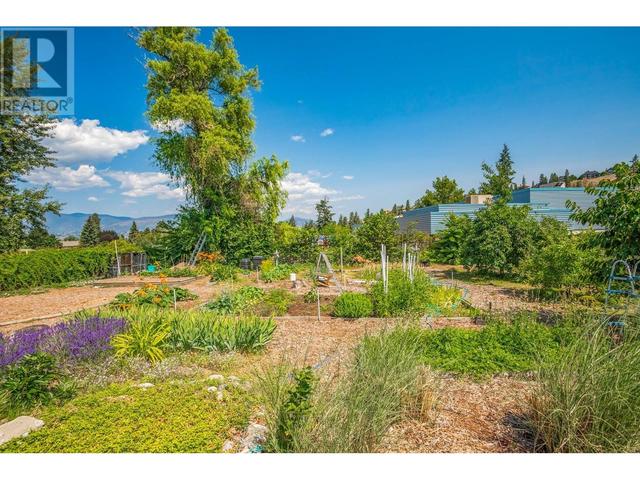 754 Mcclure Road, House detached with 4 bedrooms, 2 bathrooms and 3 parking in Kelowna BC | Image 27