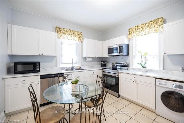 408 Cromwell St, House detached with 2 bedrooms, 2 bathrooms and 3 parking in Sarnia ON | Image 36