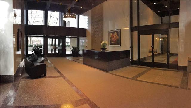 1001 - 33 Harbour Sq, Condo with 1 bedrooms, 1 bathrooms and 1 parking in Toronto ON | Image 19