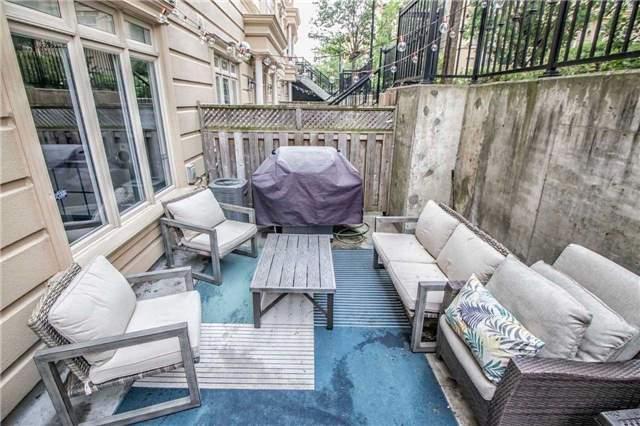 Th26 - 70 Carr St, Townhouse with 2 bedrooms, 1 bathrooms and 1 parking in Toronto ON | Image 3