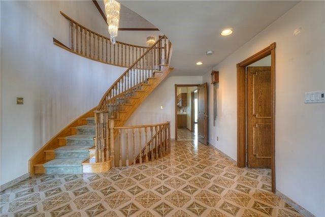 Upper - 2970 Weston Rd, House detached with 4 bedrooms, 4 bathrooms and 1 parking in Toronto ON | Image 3