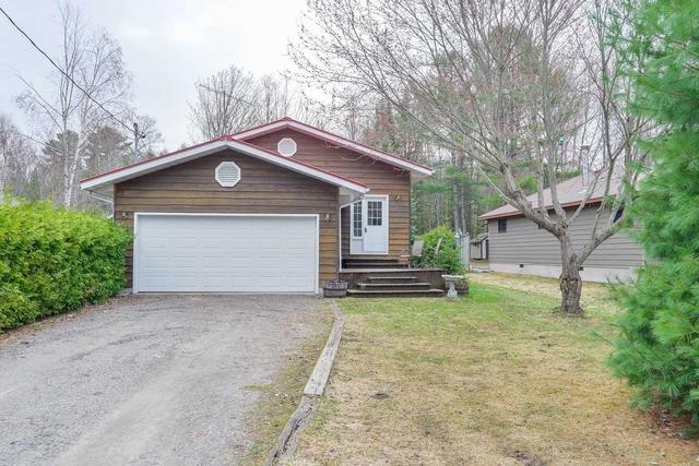 99 Antiquary Rd, House detached with 3 bedrooms, 1 bathrooms and 5 parking in Kawartha Lakes ON | Image 1