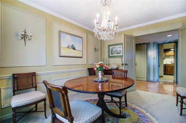 8C - 66 Collier St, Condo with 2 bedrooms, 2 bathrooms and 1 parking in Toronto ON | Image 4