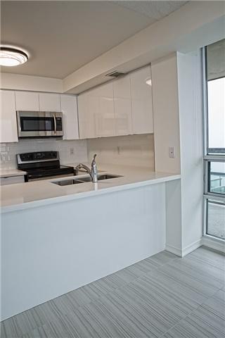 Lph3 - 503 Beecroft Rd, Condo with 2 bedrooms, 2 bathrooms and 1 parking in Toronto ON | Image 7