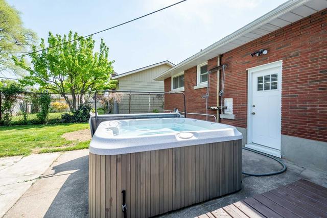 406 Bunting Rd, House detached with 3 bedrooms, 2 bathrooms and 5 parking in St. Catharines ON | Image 35