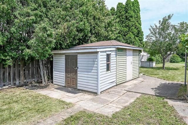 15 Sandlyn Court, House detached with 3 bedrooms, 2 bathrooms and 3 parking in Hamilton ON | Image 36