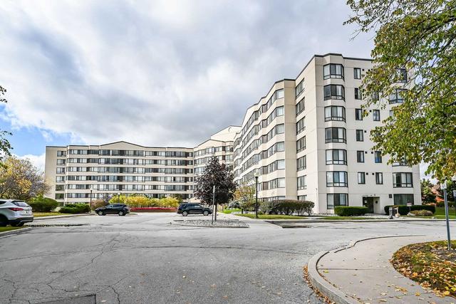 ph17 - 1001 Cedarglen Gate, Condo with 2 bedrooms, 2 bathrooms and 1 parking in Mississauga ON | Image 1