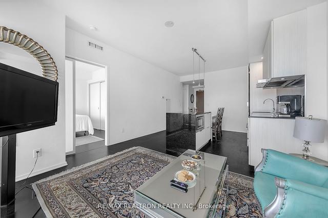 4610 - 1 Bloor St E, Condo with 1 bedrooms, 2 bathrooms and 0 parking in Toronto ON | Image 27