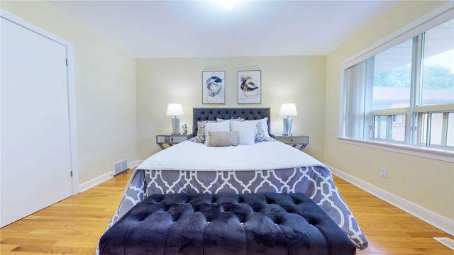 173 Yorkview Dr, House detached with 3 bedrooms, 2 bathrooms and 6 parking in Toronto ON | Image 5