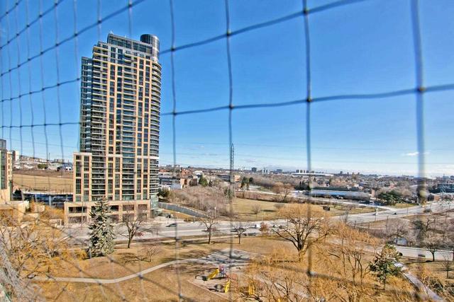 907 - 3390 Weston Rd, Condo with 2 bedrooms, 1 bathrooms and 1 parking in Toronto ON | Image 10