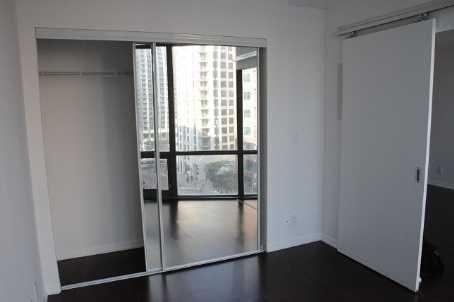 2109 - 832 Bay St, Condo with 1 bedrooms, 1 bathrooms and null parking in Toronto ON | Image 5