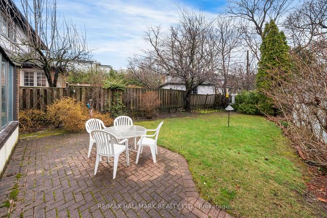 51 Lawrence Cres, House detached with 3 bedrooms, 2 bathrooms and 3 parking in Toronto ON | Image 22