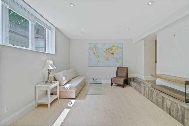 17 Hill Garden Rd, House detached with 5 bedrooms, 5 bathrooms and 8 parking in Toronto ON | Image 15