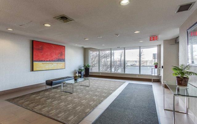 806 - 115 Hillcrest Ave, Condo with 2 bedrooms, 1 bathrooms and 1 parking in Mississauga ON | Image 18