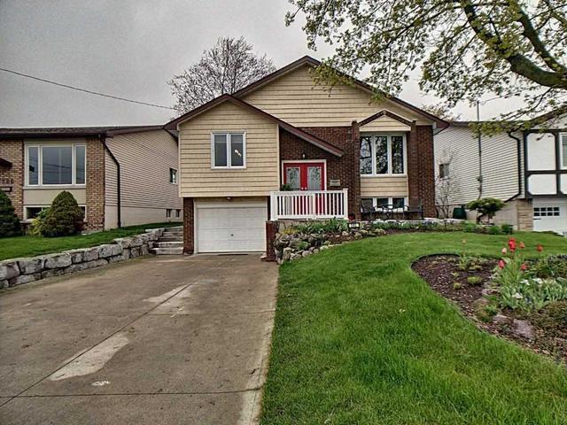 282 Highridge Ave, House detached with 3 bedrooms, 2 bathrooms and 4 parking in Hamilton ON | Image 1