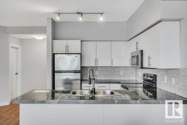 1605 - 10136 104 St Nw, Condo with 2 bedrooms, 2 bathrooms and null parking in Edmonton AB | Image 10