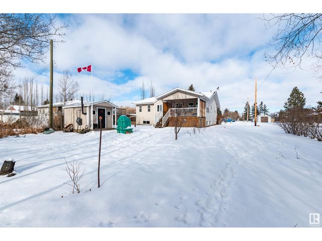 109 Thompson St, House detached with 4 bedrooms, 2 bathrooms and null parking in Camrose County AB | Image 45