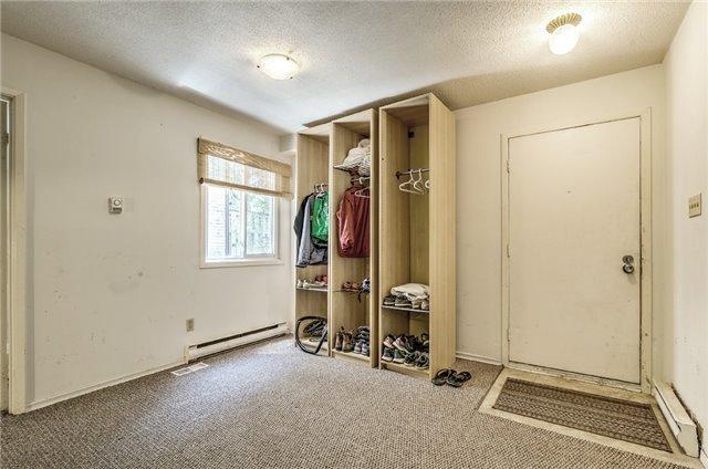 330 Scottsdale Dr, Townhouse with 3 bedrooms, 2 bathrooms and 1 parking in Guelph ON | Image 3