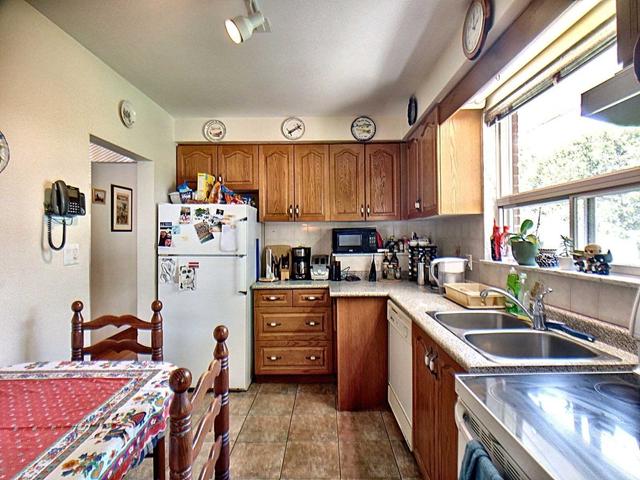 34 Samba Dr, House detached with 3 bedrooms, 2 bathrooms and 8 parking in Toronto ON | Image 18
