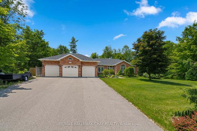9 White Pine Dr, House detached with 3 bedrooms, 2 bathrooms and 11 parking in Oro Medonte ON | Image 1