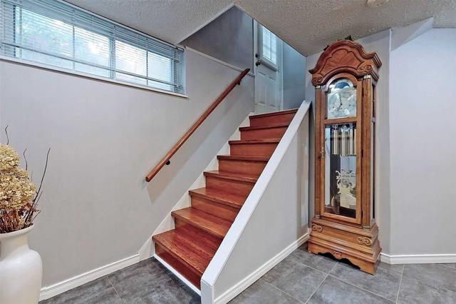 79 Regency Sq, House detached with 3 bedrooms, 2 bathrooms and 5 parking in Toronto ON | Image 8