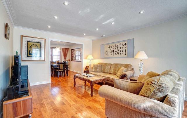 666 Huntingwood Dr, House detached with 4 bedrooms, 4 bathrooms and 5 parking in Toronto ON | Image 37