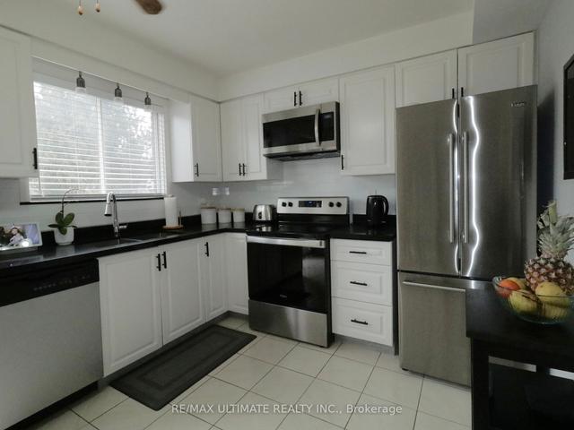 433 St Johns Rd, House detached with 3 bedrooms, 2 bathrooms and 3 parking in Toronto ON | Image 34