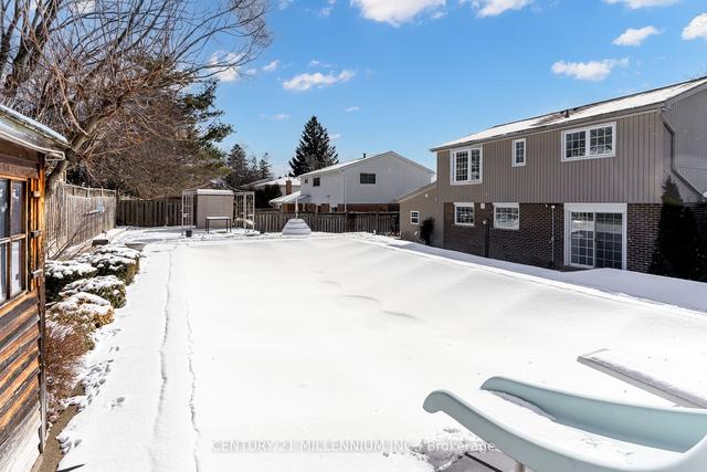 32 Ridgehill Dr, House detached with 4 bedrooms, 3 bathrooms and 5 parking in Brampton ON | Image 29