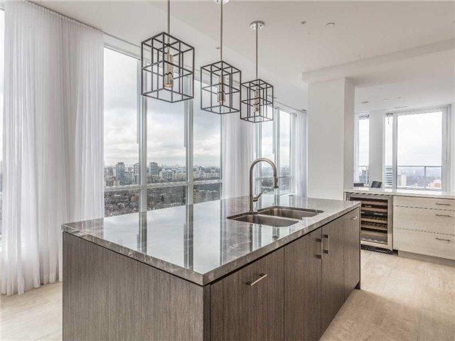 Uph - 111 St Clair Ave W, Condo with 2 bedrooms, 3 bathrooms and 2 parking in Toronto ON | Image 10