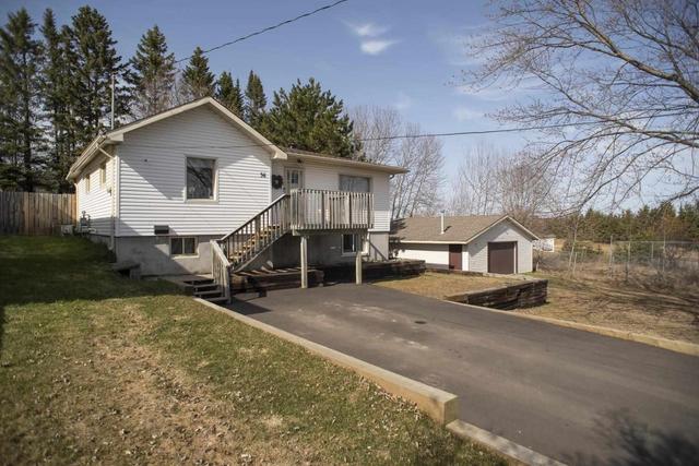 36 Lawrence Ave, House detached with 2 bedrooms, 1 bathrooms and null parking in Thunder Bay ON | Card Image