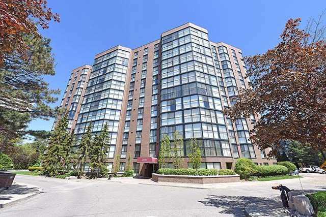 910 - 2091 Hurontario St, Condo with 2 bedrooms, 2 bathrooms and 2 parking in Mississauga ON | Image 2