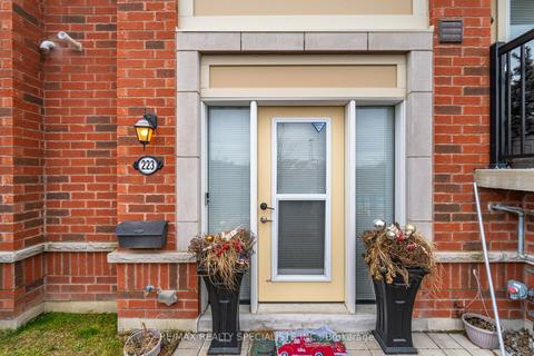 223 - 250 Sunny Meadow Blvd, Townhouse with 1 bedrooms, 1 bathrooms and 2 parking in Brampton ON | Card Image