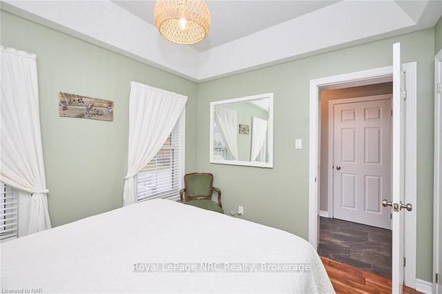 13 - 608 Simcoe St, Townhouse with 2 bedrooms, 3 bathrooms and 2 parking in Niagara on the Lake ON | Image 4