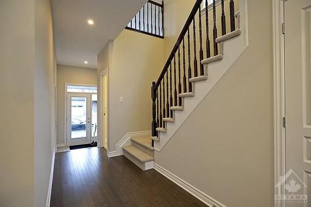 619 Guernsey Place, Townhouse with 3 bedrooms, 3 bathrooms and 2 parking in Ottawa ON | Image 4