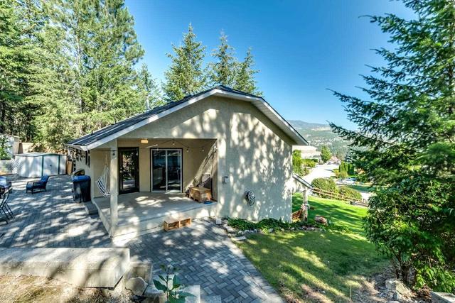 1163 Michael Dr, House detached with 4 bedrooms, 3 bathrooms and 4 parking in West Kelowna BC | Image 11
