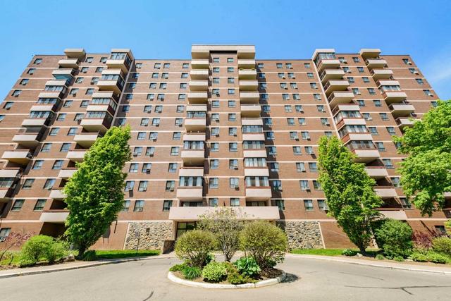 913 - 1625 Bloor St, Condo with 3 bedrooms, 2 bathrooms and 1 parking in Mississauga ON | Image 1
