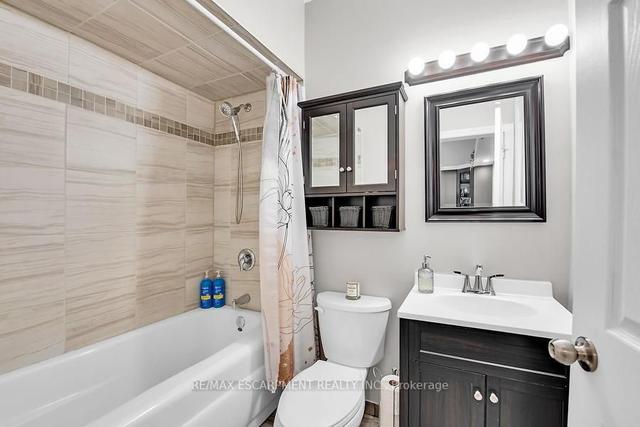 53 East 33rd St, House detached with 2 bedrooms, 1 bathrooms and 2 parking in Hamilton ON | Image 7