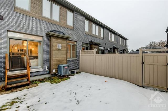 1006 Shefford Road, Townhouse with 4 bedrooms, 4 bathrooms and 2 parking in Ottawa ON | Image 28