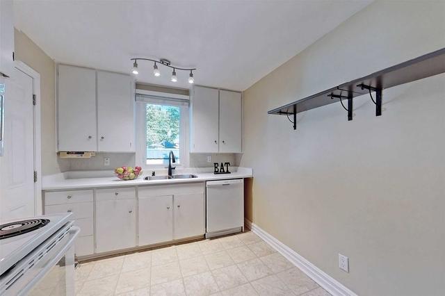 25 Pharmacy Ave, House semidetached with 3 bedrooms, 2 bathrooms and 15 parking in Toronto ON | Image 4
