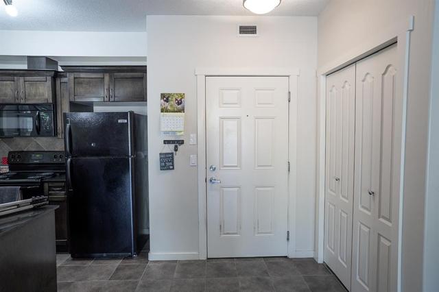 207, - 141 Mountain Street, Condo with 2 bedrooms, 2 bathrooms and 1 parking in Cochrane AB | Image 3