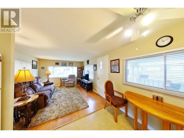 74 - 3745 Lakeshore Road, House other with 2 bedrooms, 1 bathrooms and 2 parking in Kelowna BC | Image 6