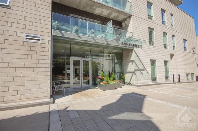 1702 - 428 Sparks Street, Condo with 1 bedrooms, 1 bathrooms and 1 parking in Ottawa ON | Image 1
