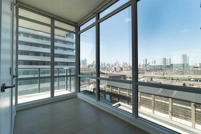 s609 - 120 Bayview Ave, Condo with 2 bedrooms, 2 bathrooms and 1 parking in Toronto ON | Image 2